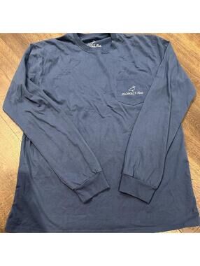 Men Properly Tied Long-Sleeve shirt
